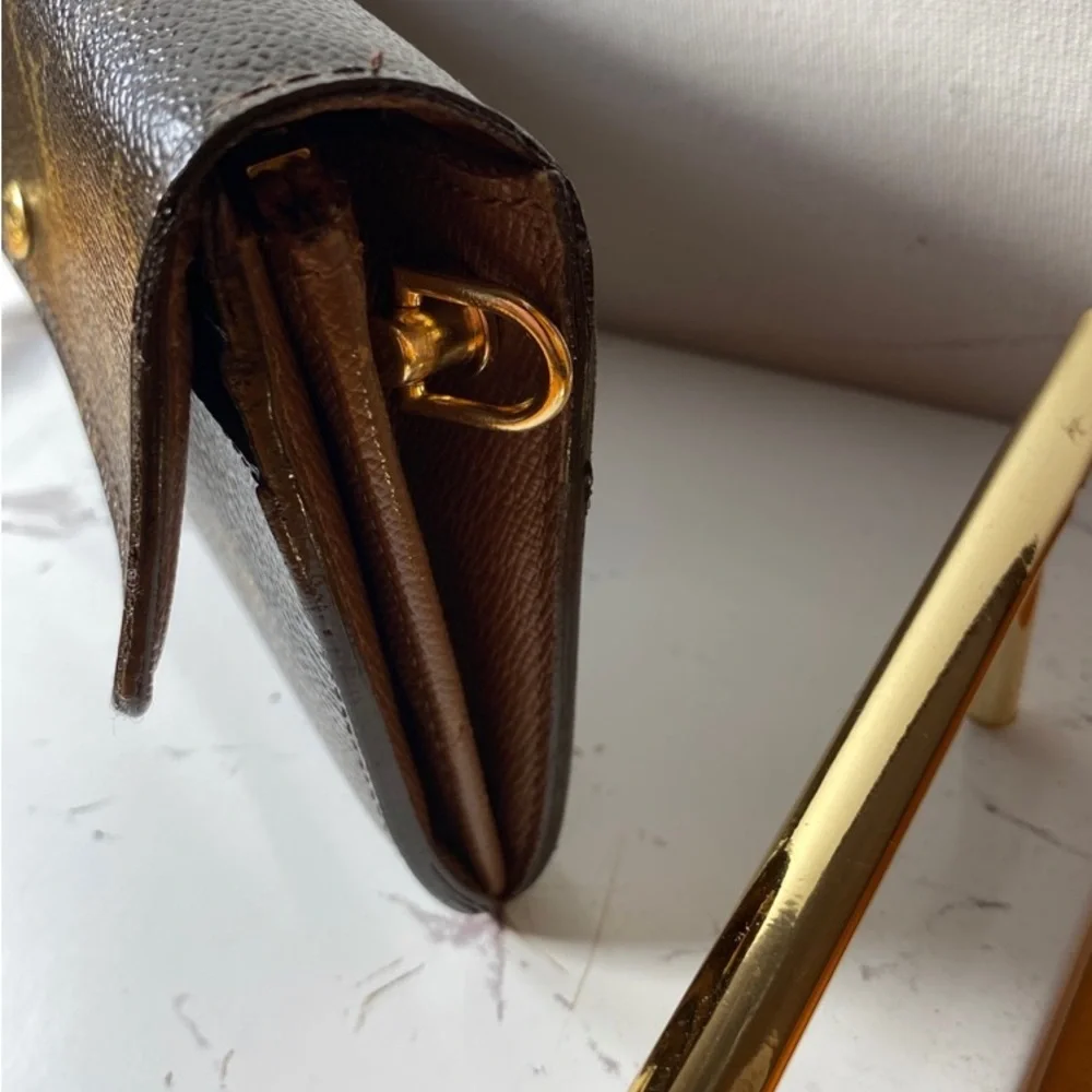 SOLDAuthentic Louis Vuitton Monogram Sarah Wallet - Picture 14 of 14